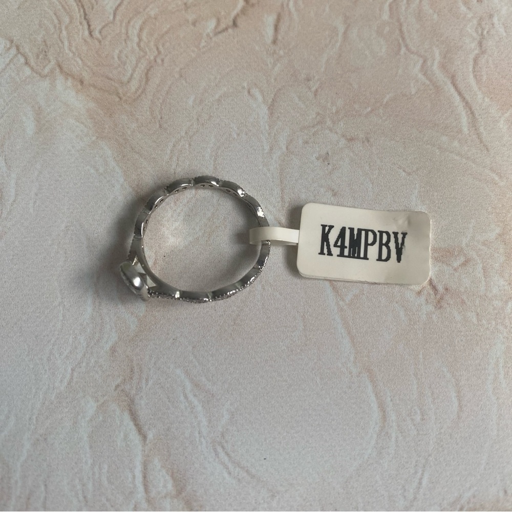 Elegant Silver Ring with Clear Gemstone - Picture 5 of 5